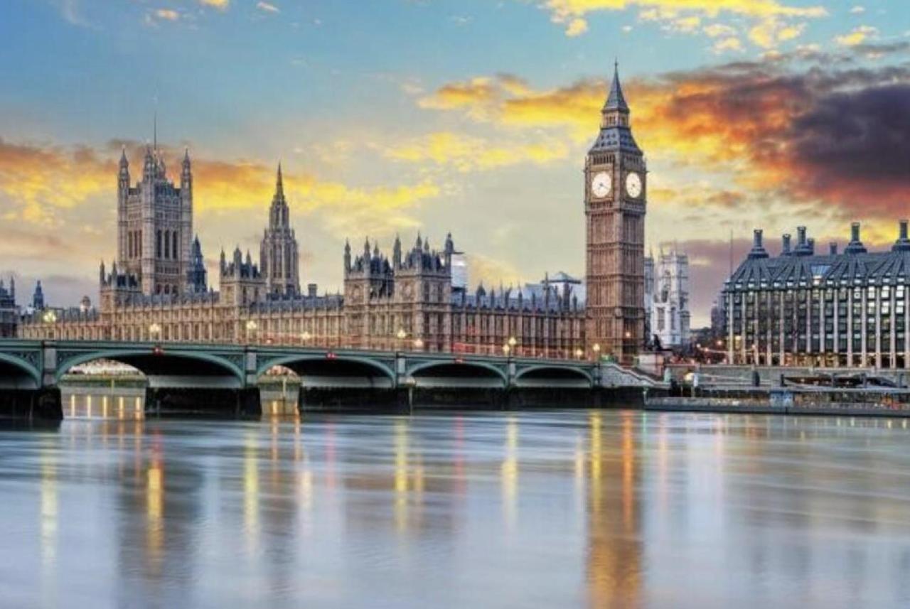 3 Bedroom Apartment With Private Terrace In Pimlico, Westminster, Victoria لندن المظهر الخارجي الصورة
