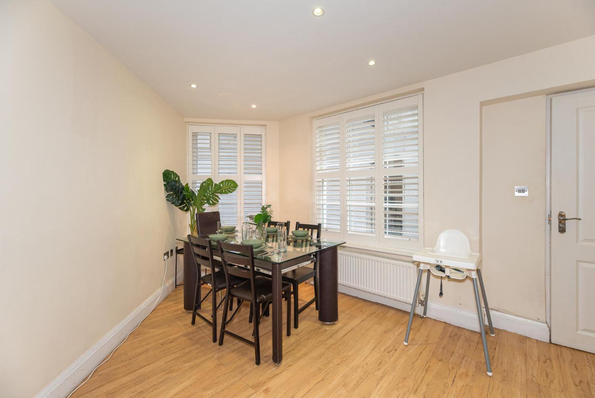 3 Bedroom Apartment With Private Terrace In Pimlico, Westminster, Victoria لندن المظهر الخارجي الصورة