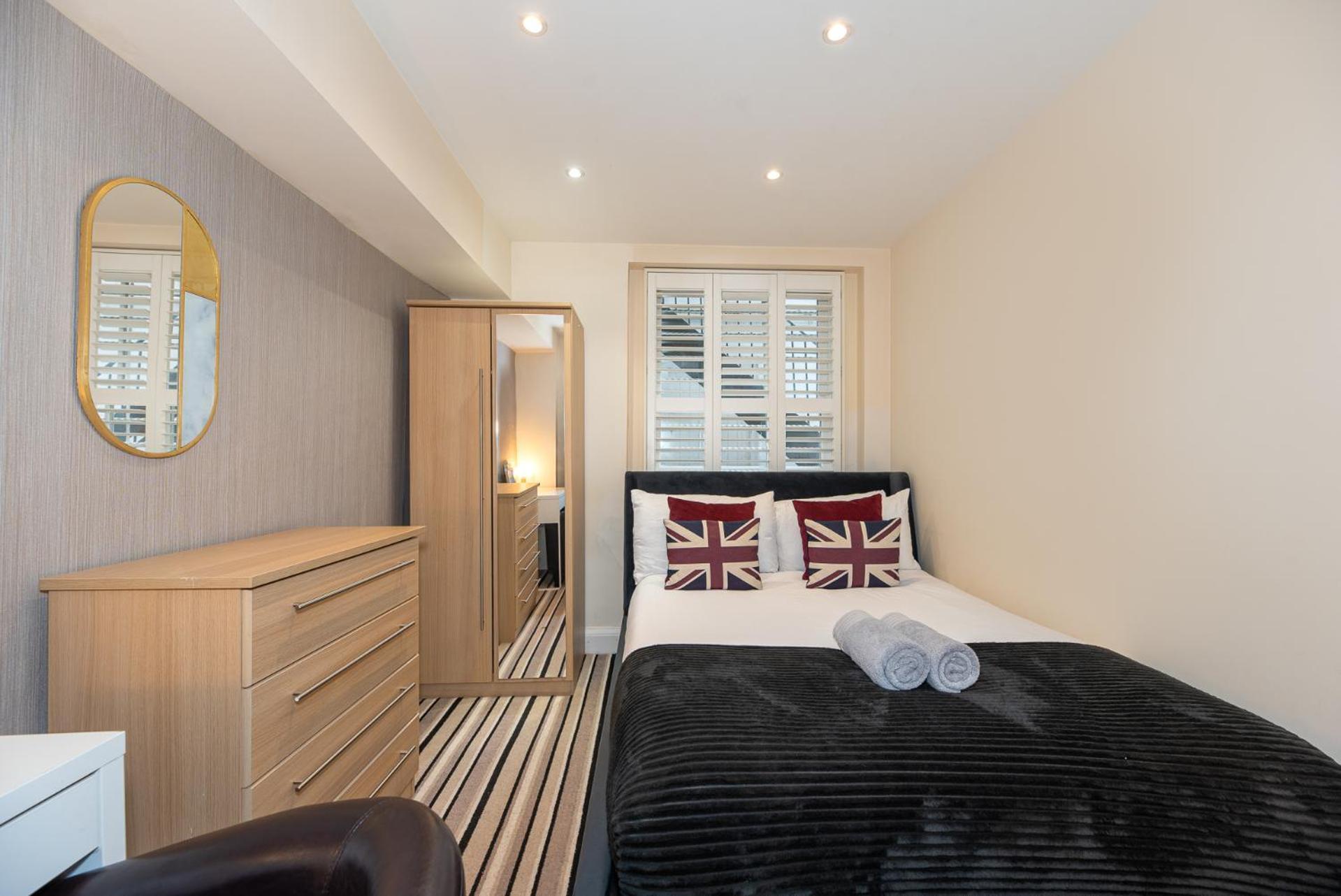 3 Bedroom Apartment With Private Terrace In Pimlico, Westminster, Victoria لندن المظهر الخارجي الصورة