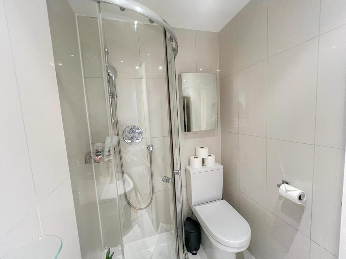 3 Bedroom Apartment With Private Terrace In Pimlico, Westminster, Victoria لندن المظهر الخارجي الصورة