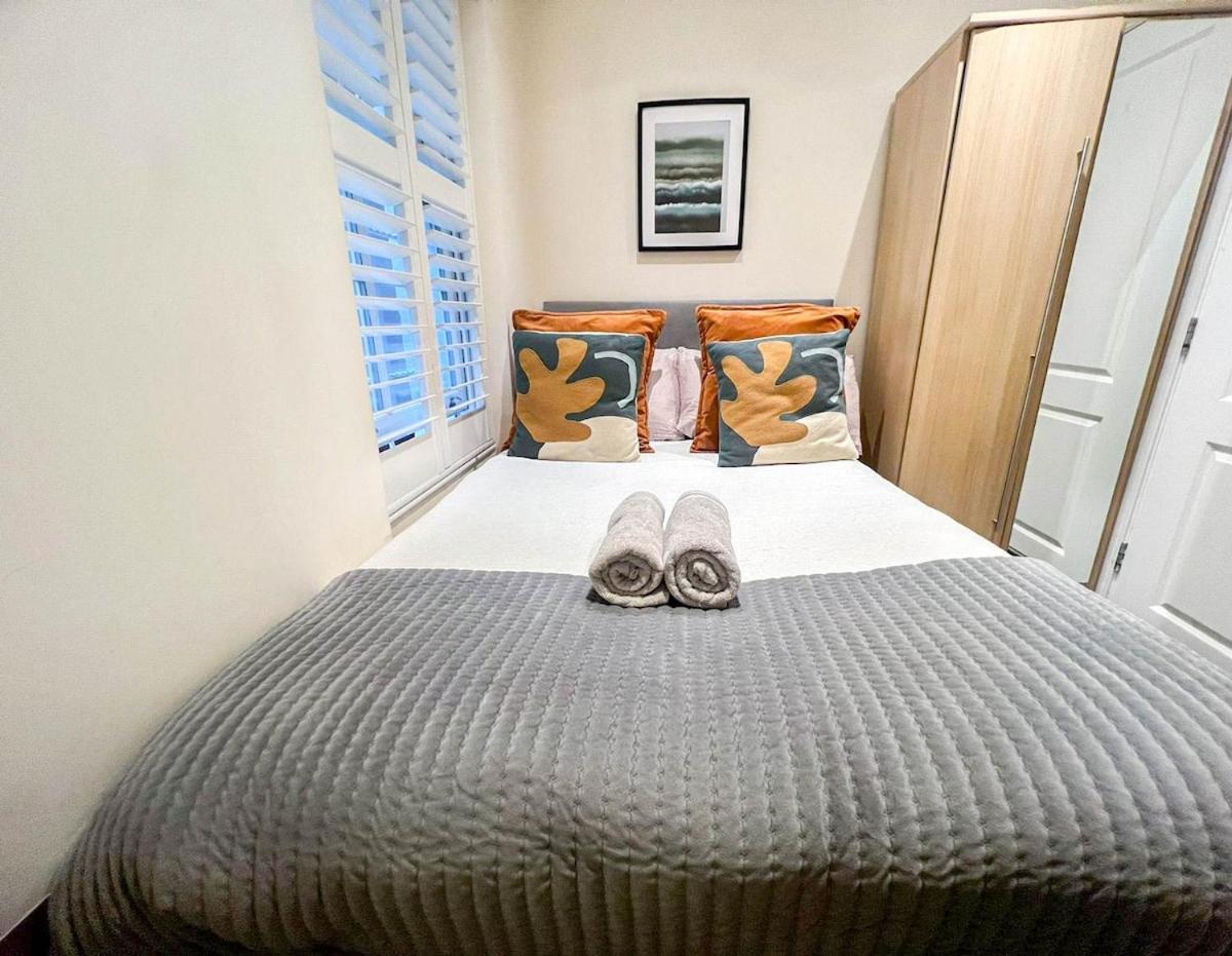 3 Bedroom Apartment With Private Terrace In Pimlico, Westminster, Victoria لندن المظهر الخارجي الصورة
