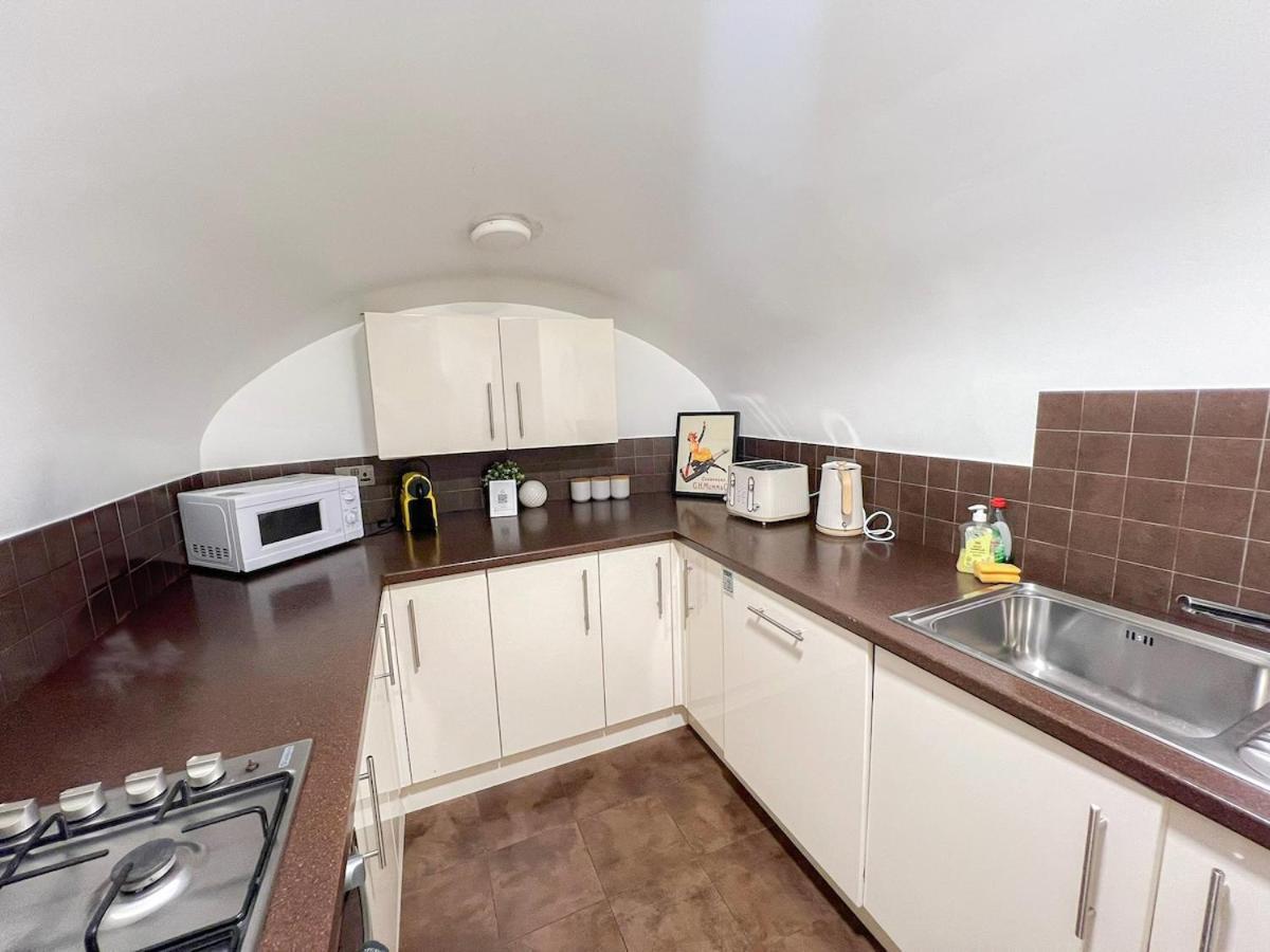 3 Bedroom Apartment With Private Terrace In Pimlico, Westminster, Victoria لندن المظهر الخارجي الصورة